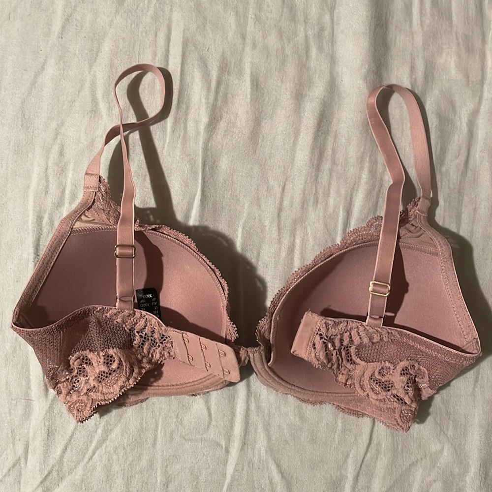 Natori feathers underwire contour bra size 32E - Picture 3 of 4